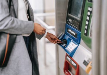 VIDEO | Mujeres incrementan su participación como usuarias de la banca múltiple dominicana