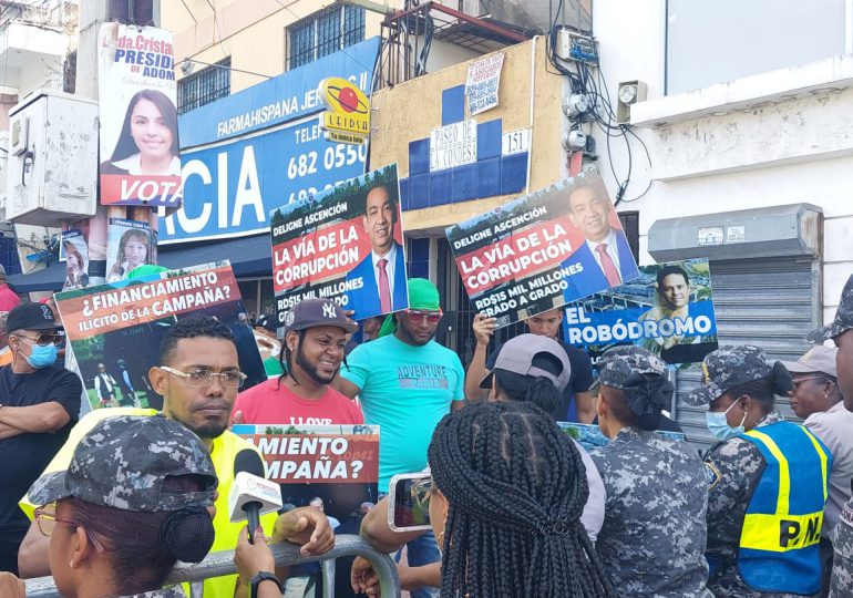 Choque de grupos contrarios en Palacio de Justicia; protestan por caso Calamar