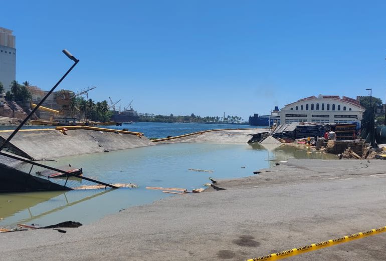 VIDEO | Hundimiento del puerto de la Terminal Don Diego ocurrió "preliminarmente" por una carga de acero
