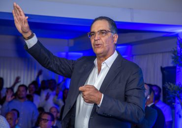Coordinador nacional del Sector Externo de Abinader juramenta a 587 personas