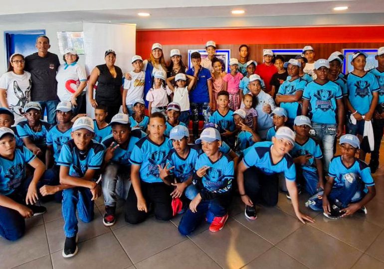 Fundación AIB y Caribbean Cinemas recrean las tardes en La Altagracia