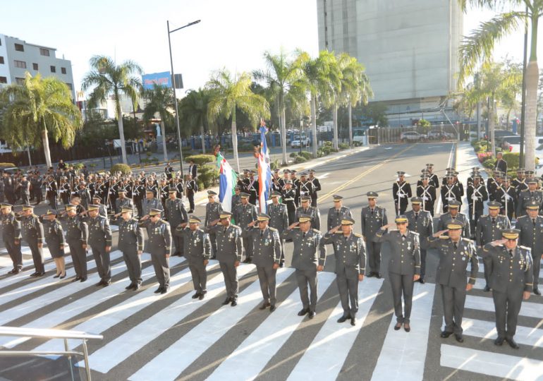 GALERÍA | Con banderas izadas Nacional e institucional inician actos por el 87 aniversario de la Policía Nacional