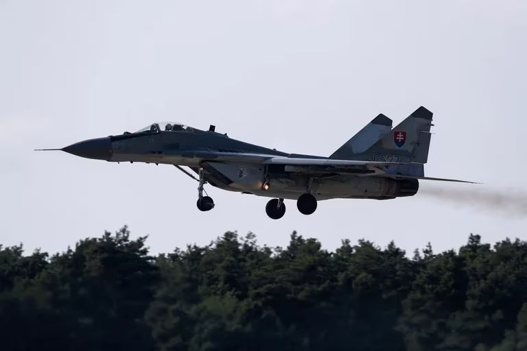 Eslovaquia cederá a Ucrania flota de 13 aviones de combate soviéticos para su defensa frente a Rusia