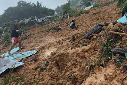 Corrimiento de tierras deja 11 muertos y decenas de desaparecidos en Indonesia