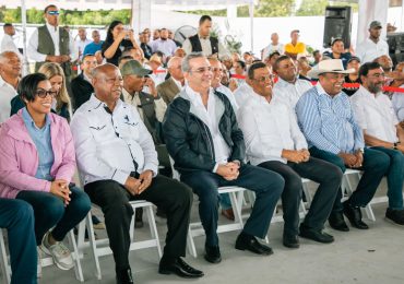 VIDEO | Presidente Abinader entrega 1,183 títulos de propiedad en El Pocito, Montecristi