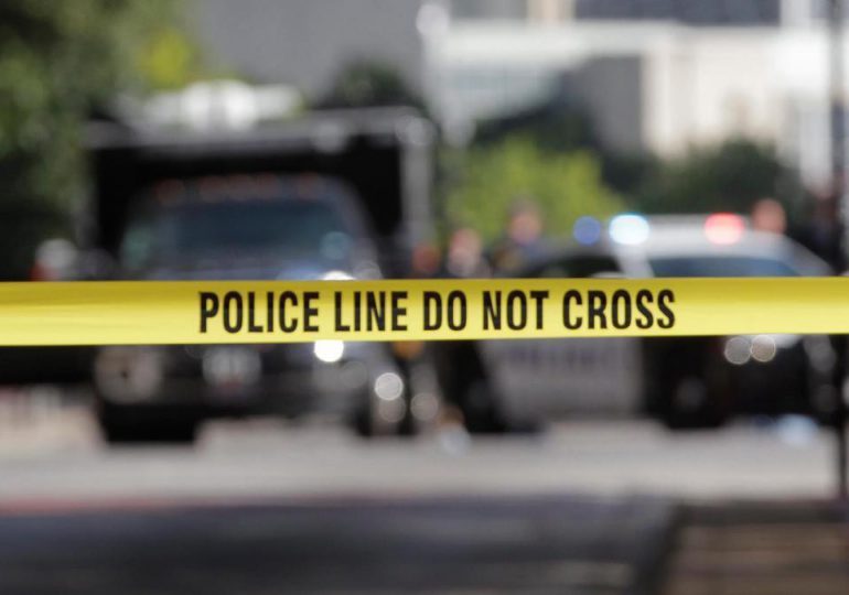 Policía de EEUU busca pistas sobre tiroteo mortal en un cumpleaños