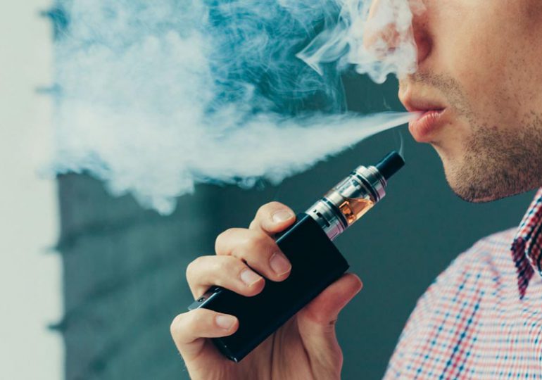 Diputados reafirman que proyecto de ley prohibirá venta de vapes a menores