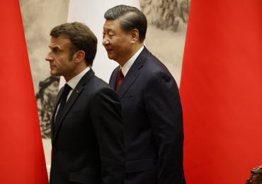 Macron pide al líder chino "hacer entrar a Rusia en razón"