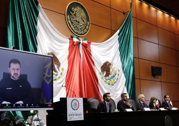 Zelenski pide apoyo a México para organizar cumbre con América Latina