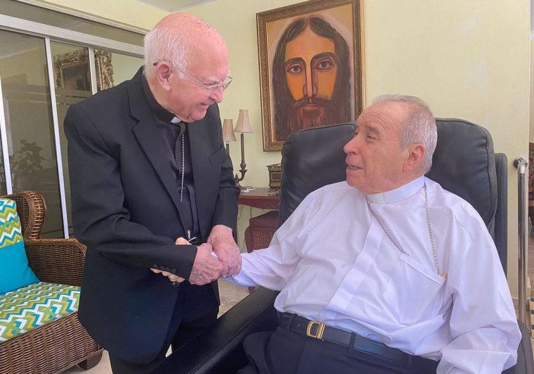 Cardenal Nicolás López Rodríguez recibe visita de monseñor Antonio Camilo González con motivo de Octava Pascua