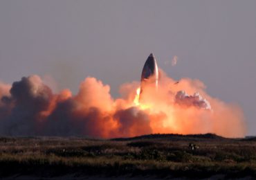 Starship explota durante un vuelo de prueba 