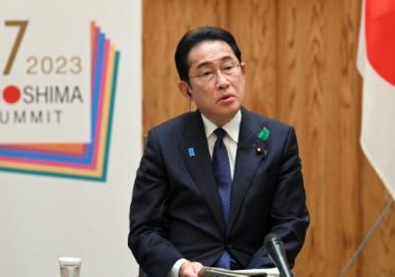 Japón quiere relación "constructiva y estable" con China, dice primer ministro