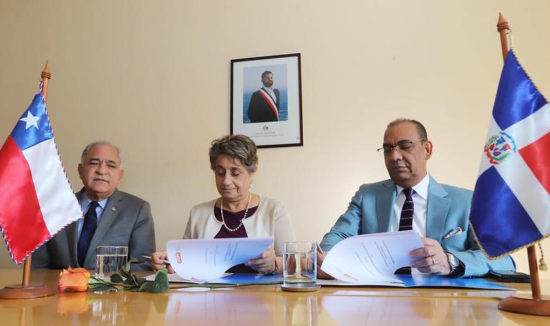 RD y Chile firman acuerdo de cooperación en materia de homologación de código sísmico e infraestructura 