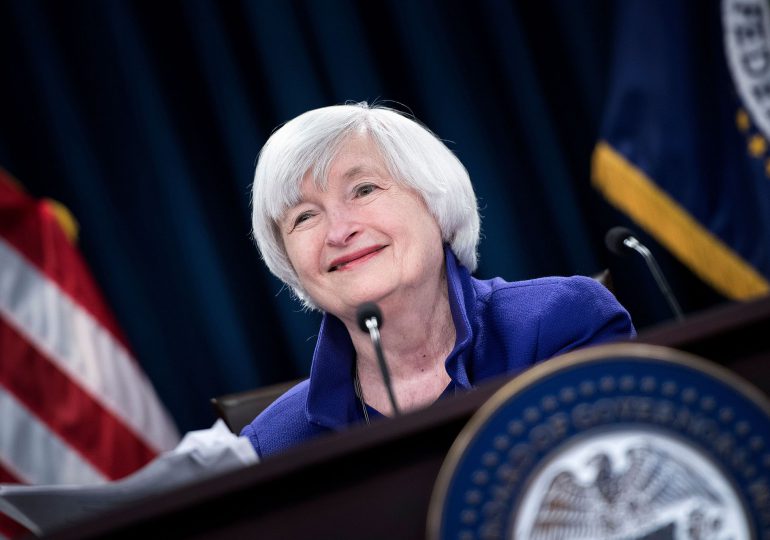 Economía de EEUU seguirá creciendo, afirma secretaria del Tesoro