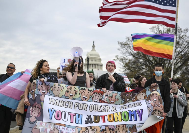 Cámara de Representantes de EEUU aprueba prohibir atletas trans en deportes femeninos