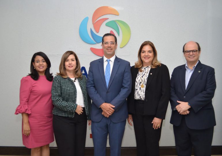 VIDEO | Cámara de Santo Domingo lanza aplicación “Mifirma” para firmar documentos en línea