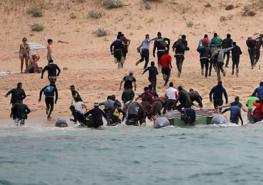 Marruecos intercepta frente a sus costas a más de 550 migrantes