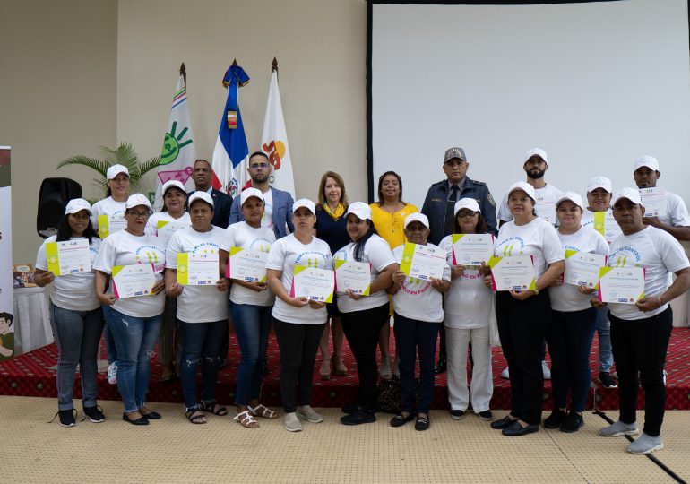 CONANI y Fundación Sur Futuro buscan disminuir uniones tempranas en Azua, Santiago y Puerto Plata