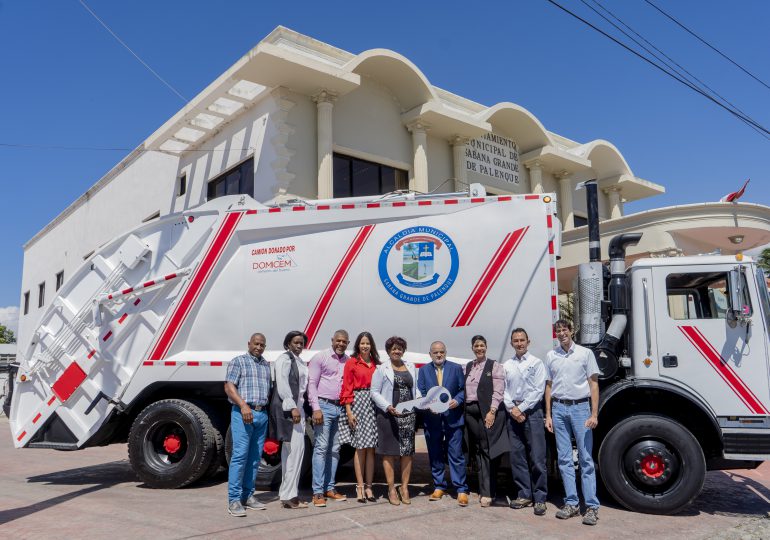 <strong>Entregan camión compactador de basura al Ayuntamiento de Sabana Grande de Palenque</strong>