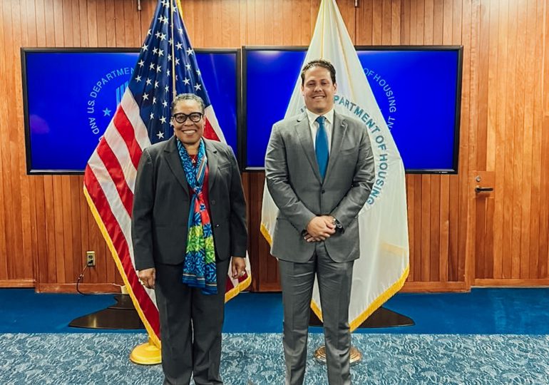 Ministro Carlos Bonilla se reúne con Secretaria del Departamento de Viviendo de EEUU
