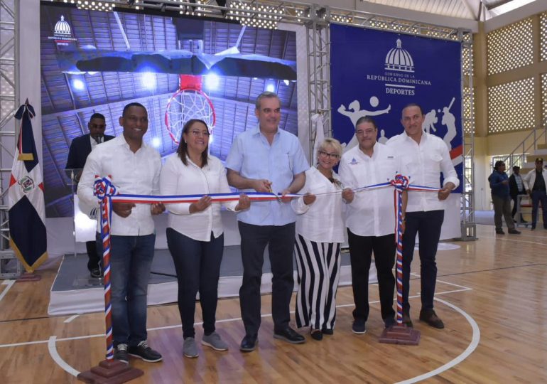 VIDEO | Presidente Abinader entregó remozado polideportivo en San Juan de la Maguana