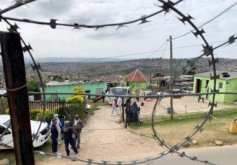 Asesinan a tiros a diez miembros de una misma familia en Sudáfrica