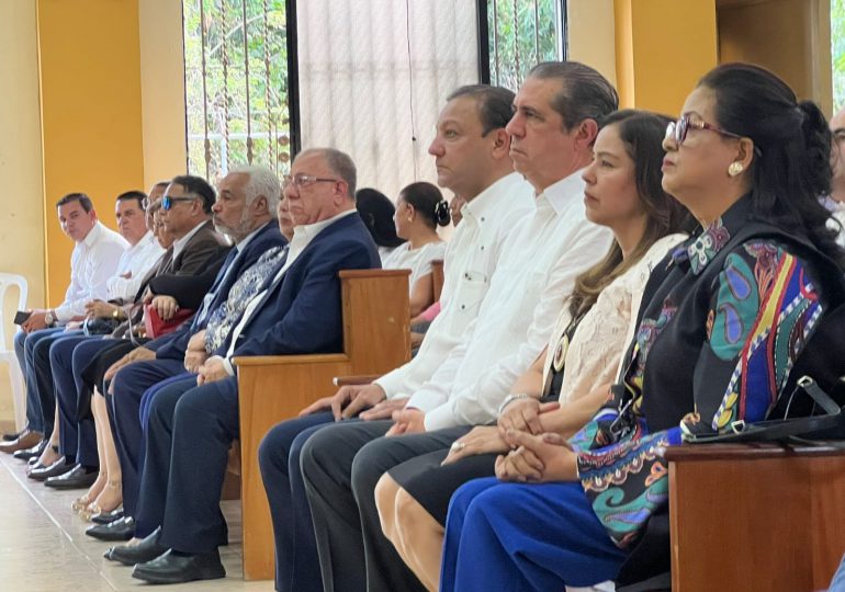 PLD realiza misa por la salud de Danilo Medina