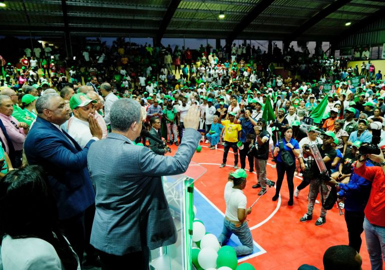 VIDEO | Leonel Fernández juramenta en la Fuerza del Pueblo más integrantes en Santo Domingo Norte