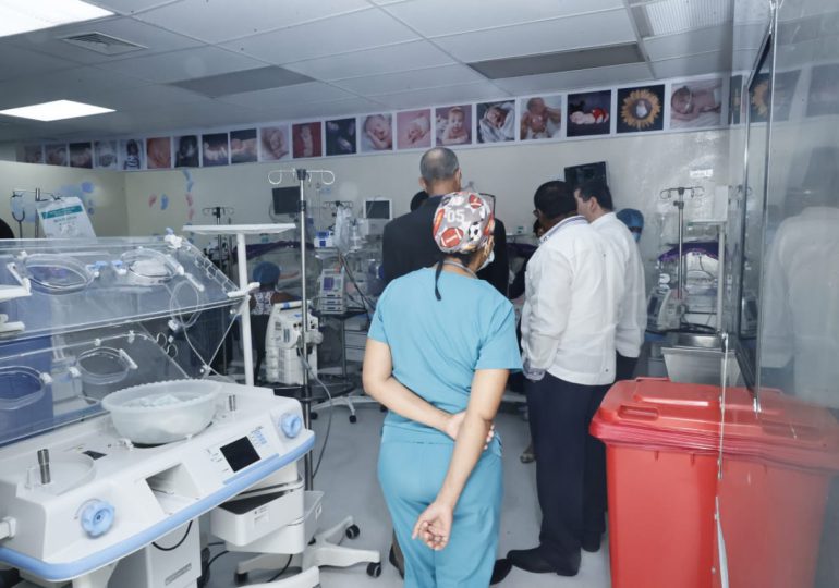 Mario Lama inspecciona Hospital de Los Mina