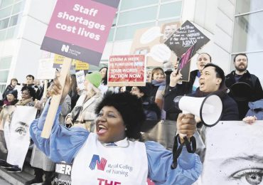 Gobierno británico recurre a la justicia contra huelga de enfermeras