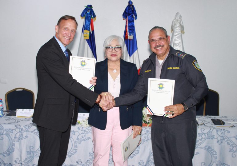 EEUU y RD firman Carta de Implementación de Proyectos para capacitación de 3,000 nuevos policías
