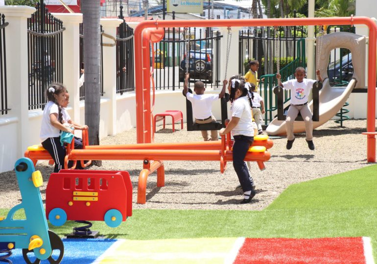 Primera dama viaja a Dajabón e inaugura parque infantil "Milagritos"
