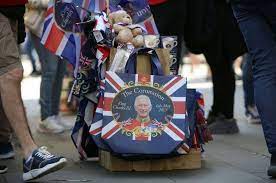 El "aspirante" australiano al trono británico también estará en la coronación de Carlos III