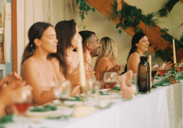 Cena vegana privada, desnudos y con desconocidos, es la atracción de The Füde Dinner Experience