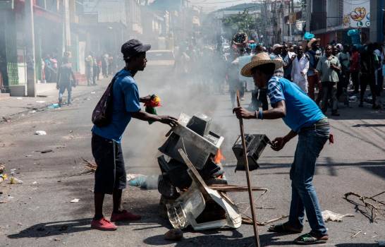Robos de bandas haitianas azotan a Manzanillo: comunidad en terror ante la falta de seguridad transfronteriza