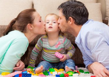 Psicóloga infantil sugiere a los padres disciplinar hijos de un año y olvidar la crianza amable