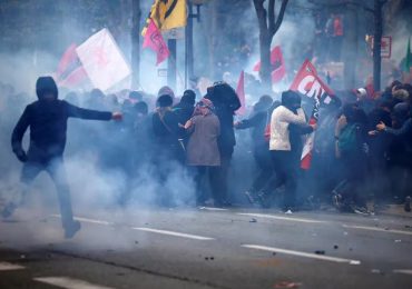 Nuevas protestas en Francia antes de una decisión clave sobre la reforma de pensiones de Macron
