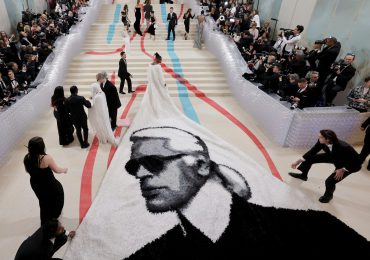 Video| Una cucaracha se cuela en la Gala del Met