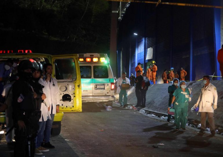 Video | Doce muertos en una estampida en un estadio de El Salvador