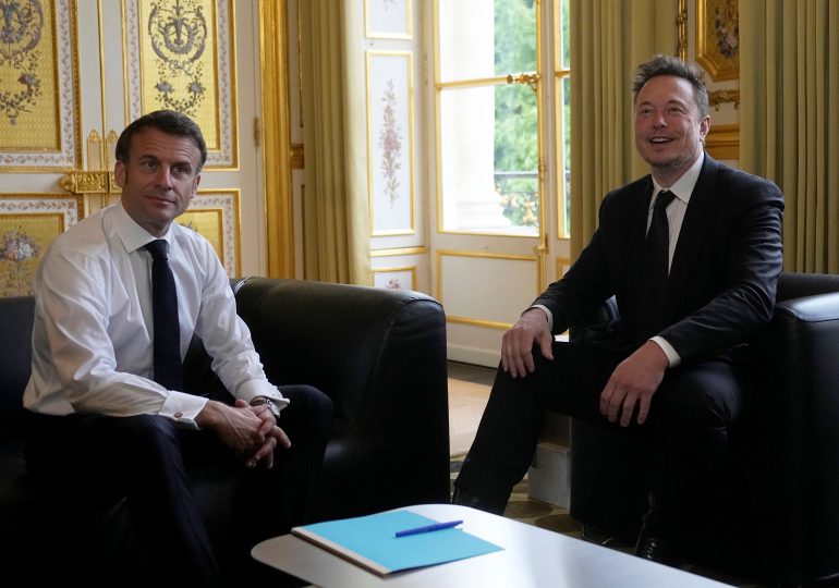 Presidente francés recibe a Elon Musk antes de evento sobre inversionistas