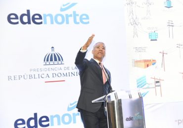 Andrés Cueto expuso ante gremios empresariales de Santiago las mejoras que se implementarán en sistema eléctrico
