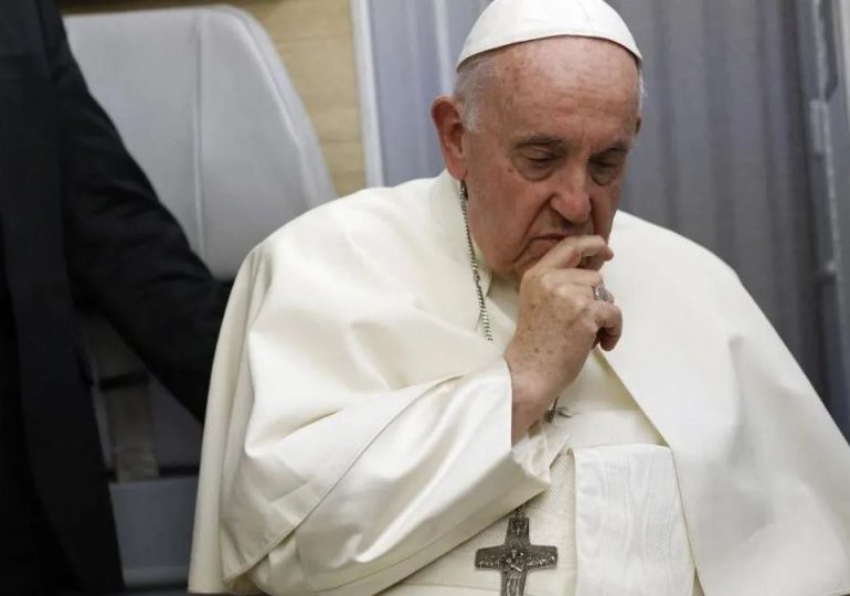 Debido a un estado febril el papa Francisco cancela su agenda la mañana de este viernes