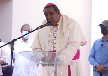 Obispo Castro Marte denuncia servicio eléctrico en Higüey "ha vuelto a ser un caos"