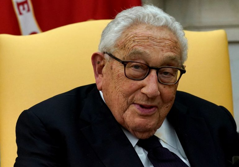 Henry Kissinger a sus 100 años aún genera controversia