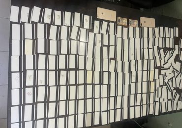 Arrestan a dos hombres que ocupaban 220 tarjetas solidaridad