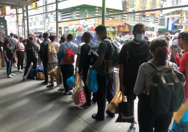 Nueva York pide acelerar permisos de trabajo para solicitantes de asilo