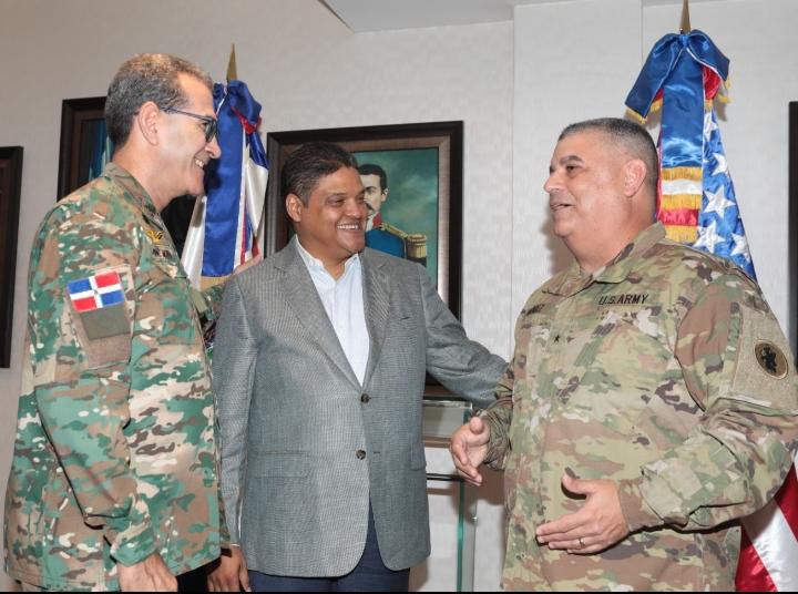 Díaz Morfa se reúne con representantes del Comando Sur EEUU y directiva del COE