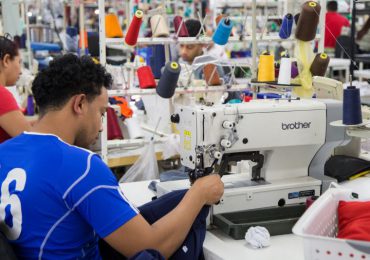 Industria textil y de calzado nacional apoya la iniciativa del INABIE