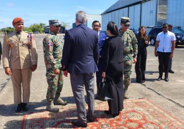 Presidente Luis Abinader parte a Londres para asistir a coronación del Rey Carlos III