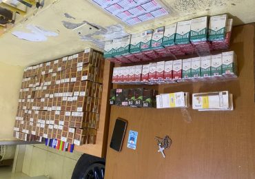 Detienen chofer de Servicios Penitenciarios tras introducir 497 cajetillas de cigarrillos en Najayo Hombres